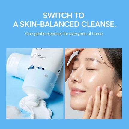 Round Lab 1025 Dokdo Cleanser aplicación sobre el rostro