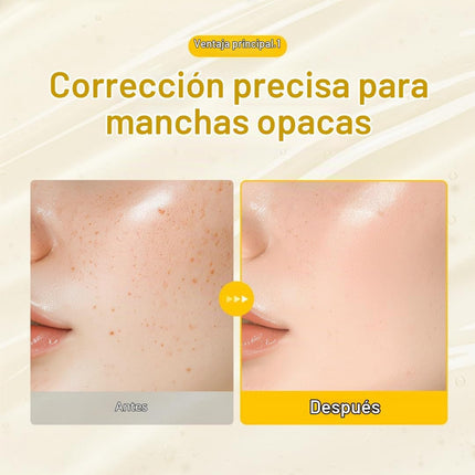 Serum Vitamina C Pura textura líquida en la mano