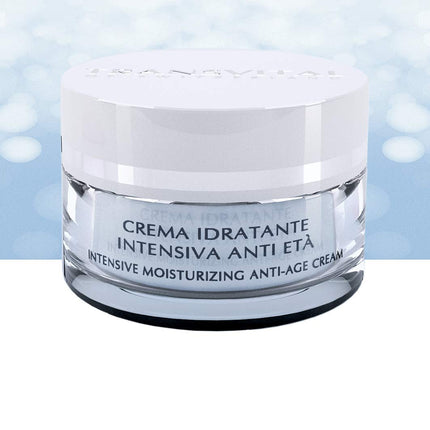 Crema Hidratante Intensiva Antiedad aplicación sobre el rostro